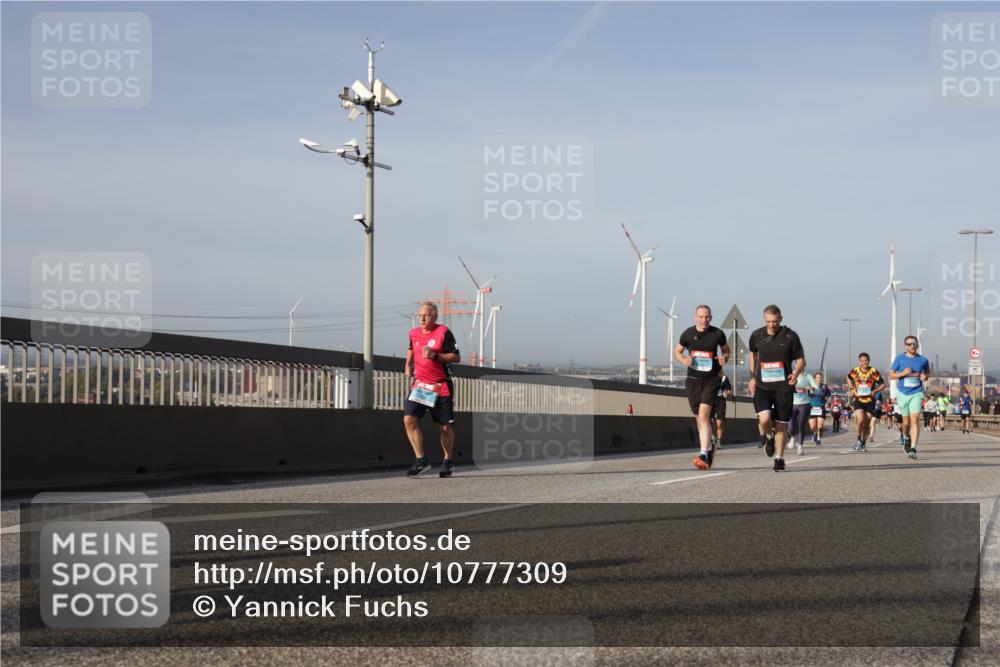03.10.2026 - Köhlbrandbrückenlauf Yannick Fuchs http://msf.ph/oto/10777309 03.10.2026 09:43:47 Position 2  meine-sportfotos.de