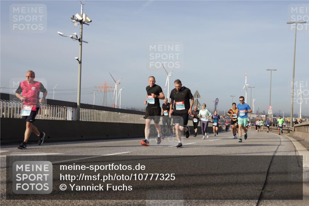 03.10.2026 - Köhlbrandbrückenlauf Yannick Fuchs http://msf.ph/oto/10777325 03.10.2026 09:43:48 Position 2 2623 meine-sportfotos.de