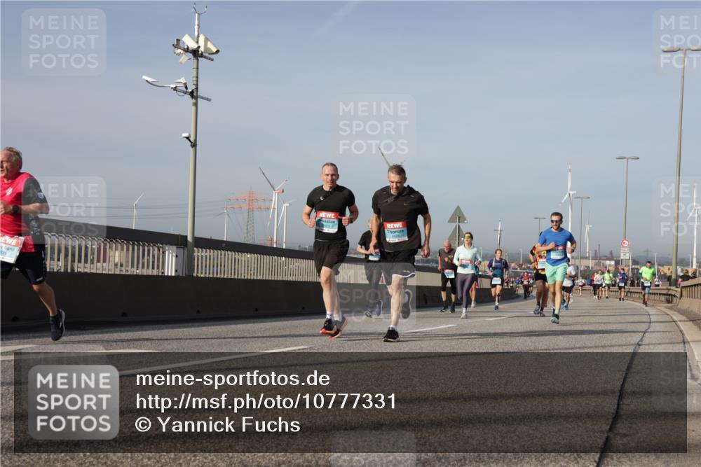 03.10.2026 - Köhlbrandbrückenlauf Yannick Fuchs http://msf.ph/oto/10777331 03.10.2026 09:43:48 Position 2  meine-sportfotos.de