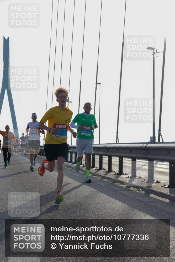 03.10.2026 - Köhlbrandbrückenlauf Yannick Fuchs http://msf.ph/oto/10777336 03.10.2026 09:21:09 Position 1 296 meine-sportfotos.de