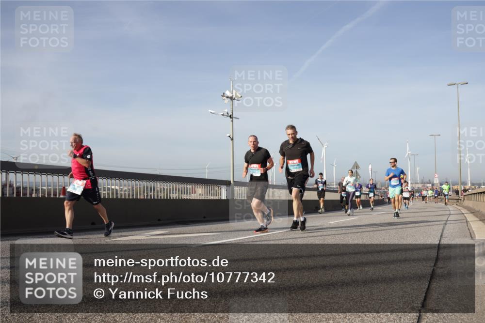 03.10.2026 - Köhlbrandbrückenlauf Yannick Fuchs http://msf.ph/oto/10777342 03.10.2026 09:43:49 Position 2  meine-sportfotos.de