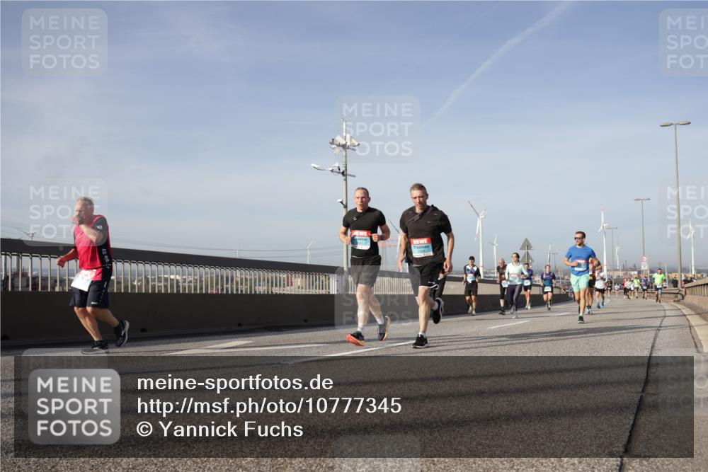 03.10.2026 - Köhlbrandbrückenlauf Yannick Fuchs http://msf.ph/oto/10777345 03.10.2026 09:43:49 Position 2  meine-sportfotos.de