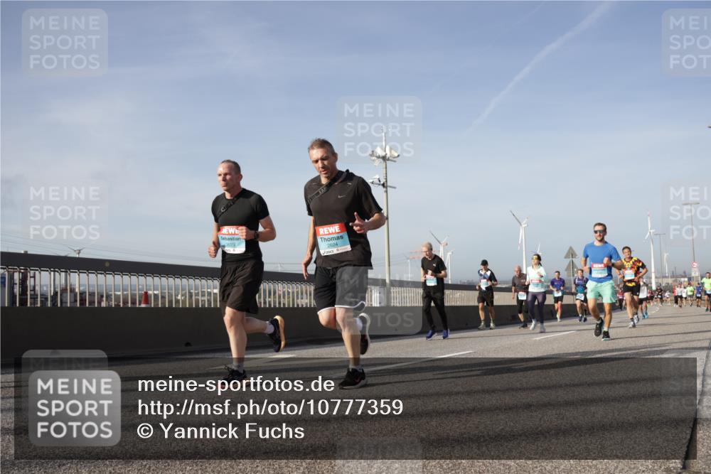 03.10.2026 - Köhlbrandbrückenlauf Yannick Fuchs http://msf.ph/oto/10777359 03.10.2026 09:43:50 Position 2 2623, 2624 meine-sportfotos.de