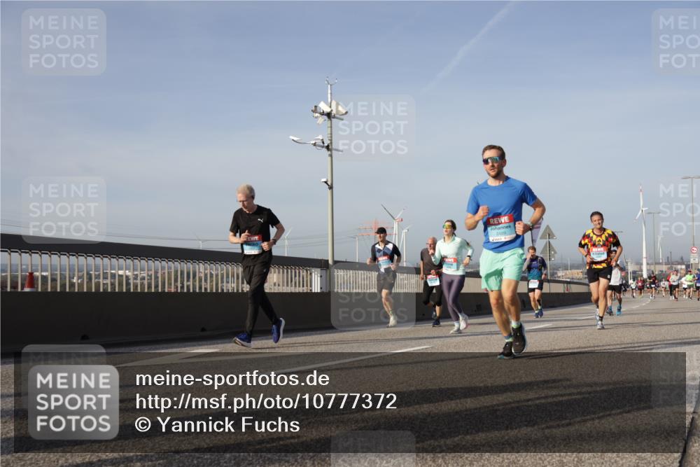 03.10.2026 - Köhlbrandbrückenlauf Yannick Fuchs http://msf.ph/oto/10777372 03.10.2026 09:43:51 Position 2 2489 meine-sportfotos.de