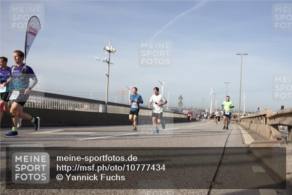 03.10.2026 - Köhlbrandbrückenlauf Yannick Fuchs http://msf.ph/oto/10777434 03.10.2026 09:43:56 Position 2  meine-sportfotos.de