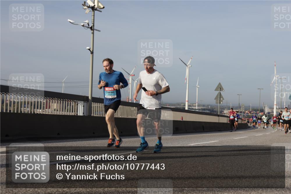 03.10.2026 - Köhlbrandbrückenlauf Yannick Fuchs http://msf.ph/oto/10777443 03.10.2026 09:43:56 Position 2  meine-sportfotos.de