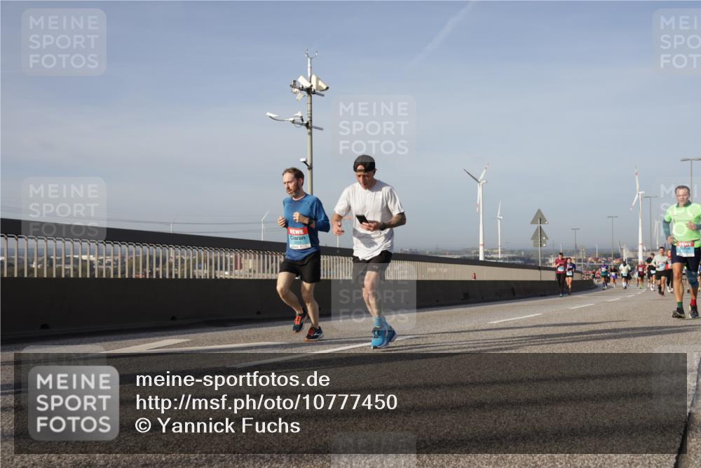03.10.2026 - Köhlbrandbrückenlauf Yannick Fuchs http://msf.ph/oto/10777450 03.10.2026 09:43:57 Position 2 2604 meine-sportfotos.de