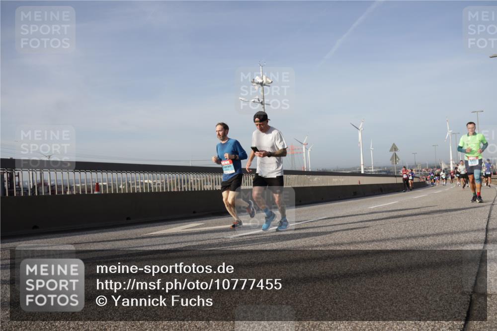 03.10.2026 - Köhlbrandbrückenlauf Yannick Fuchs http://msf.ph/oto/10777455 03.10.2026 09:43:57 Position 2  meine-sportfotos.de