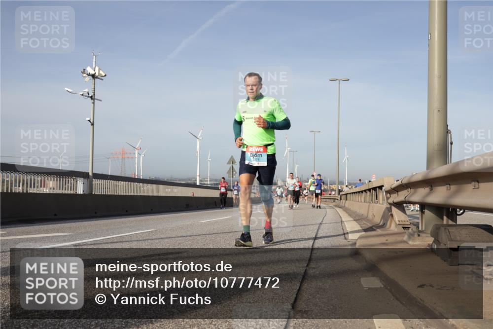 03.10.2026 - Köhlbrandbrückenlauf Yannick Fuchs http://msf.ph/oto/10777472 03.10.2026 09:43:59 Position 2 2074 meine-sportfotos.de