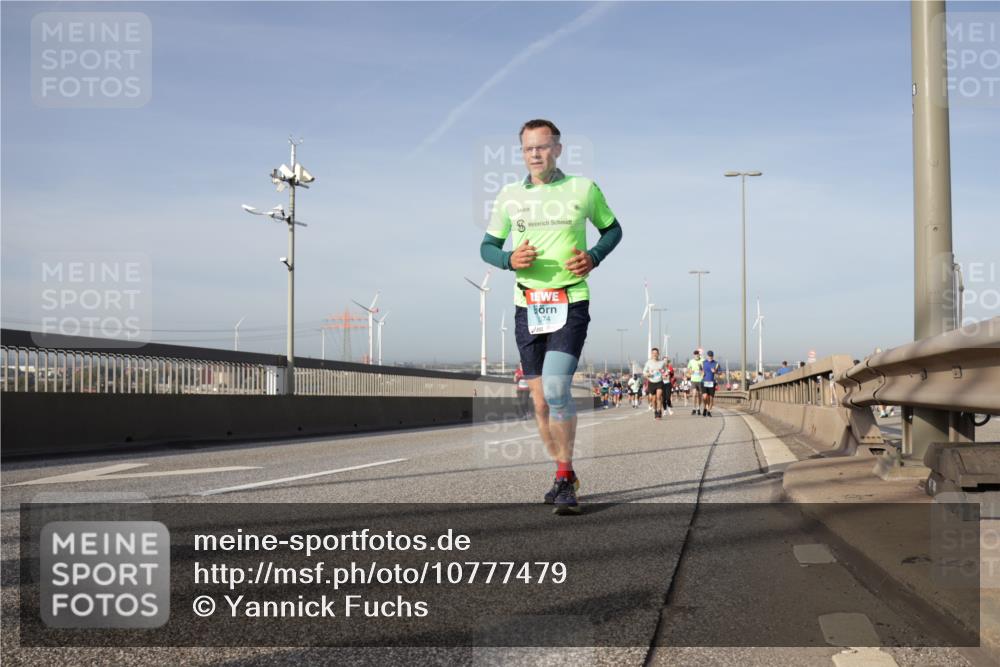 03.10.2026 - Köhlbrandbrückenlauf Yannick Fuchs http://msf.ph/oto/10777479 03.10.2026 09:43:59 Position 2 074 meine-sportfotos.de