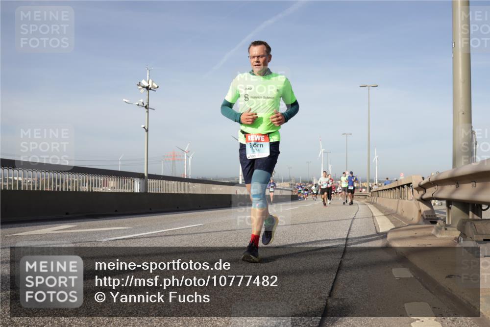 03.10.2026 - Köhlbrandbrückenlauf Yannick Fuchs http://msf.ph/oto/10777482 03.10.2026 09:43:59 Position 2 2074, 8 meine-sportfotos.de