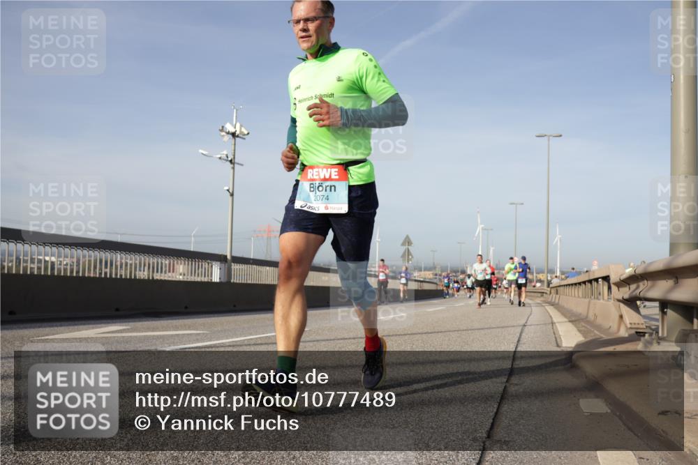 03.10.2026 - Köhlbrandbrückenlauf Yannick Fuchs http://msf.ph/oto/10777489 03.10.2026 09:44:00 Position 2 2074 meine-sportfotos.de