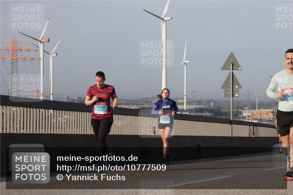 03.10.2026 - Köhlbrandbrückenlauf Yannick Fuchs http://msf.ph/oto/10777509 03.10.2026 09:44:02 Position 2 42, 195, 2669, 2973 meine-sportfotos.de