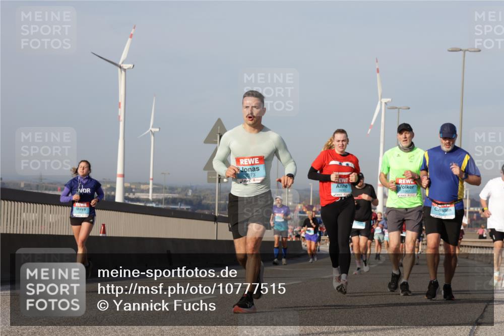 03.10.2026 - Köhlbrandbrückenlauf Yannick Fuchs http://msf.ph/oto/10777515 03.10.2026 09:44:03 Position 2 2973, 2630 meine-sportfotos.de