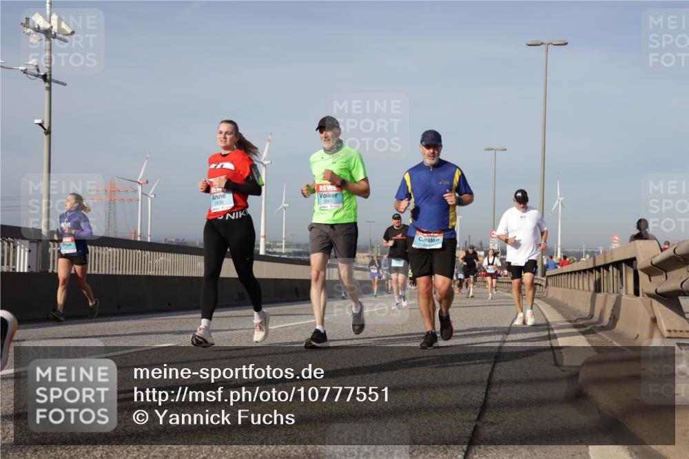 03.10.2026 - Köhlbrandbrückenlauf Yannick Fuchs http://msf.ph/oto/10777551 03.10.2026 09:44:05 Position 2 2630, 3367 meine-sportfotos.de