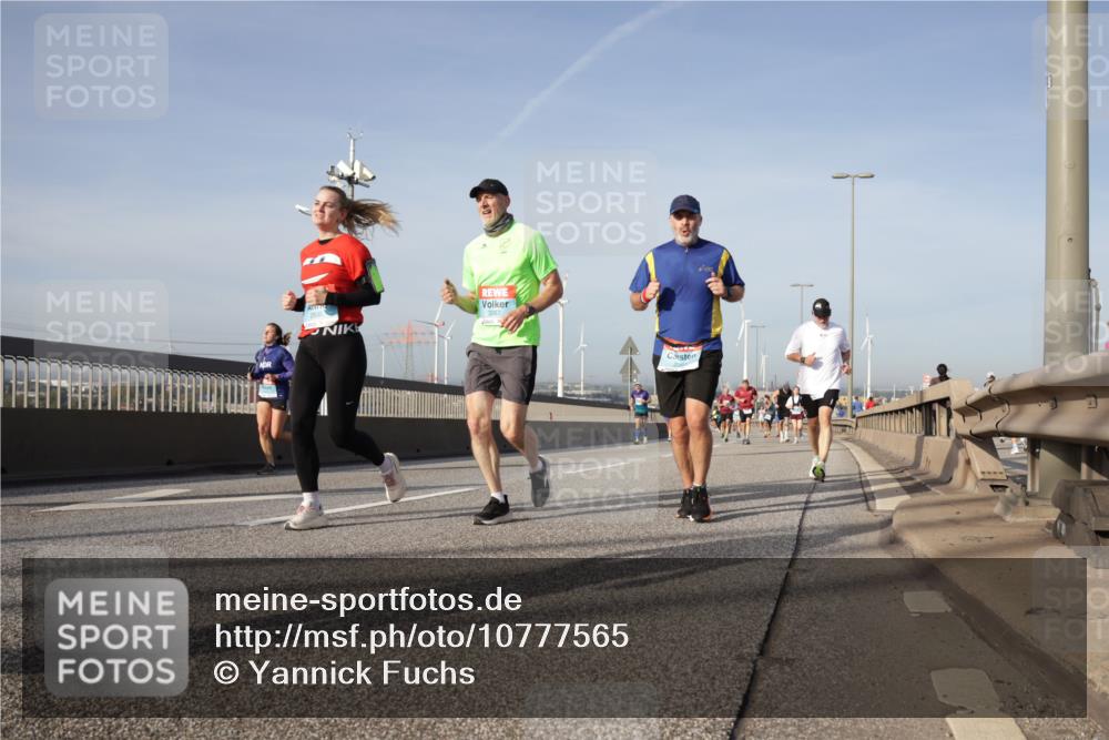 03.10.2026 - Köhlbrandbrückenlauf Yannick Fuchs http://msf.ph/oto/10777565 03.10.2026 09:44:06 Position 2 900, 3367 meine-sportfotos.de