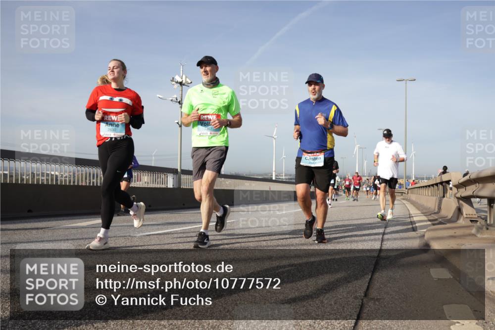 03.10.2026 - Köhlbrandbrückenlauf Yannick Fuchs http://msf.ph/oto/10777572 03.10.2026 09:44:06 Position 2 2630, 3367 meine-sportfotos.de