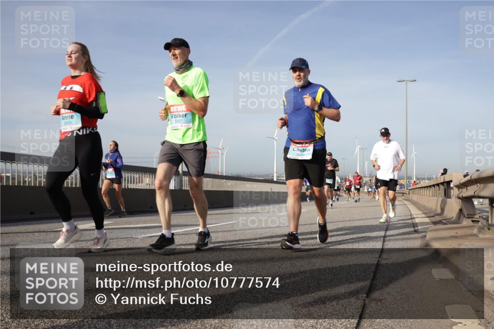 03.10.2026 - Köhlbrandbrückenlauf Yannick Fuchs http://msf.ph/oto/10777574 03.10.2026 09:44:06 Position 2 2630, 3367, 644, 2303 meine-sportfotos.de