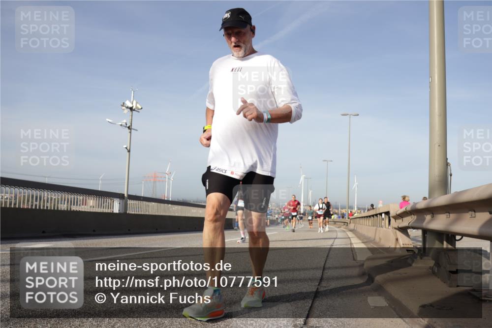 03.10.2026 - Köhlbrandbrückenlauf Yannick Fuchs http://msf.ph/oto/10777591 03.10.2026 09:44:08 Position 2  meine-sportfotos.de
