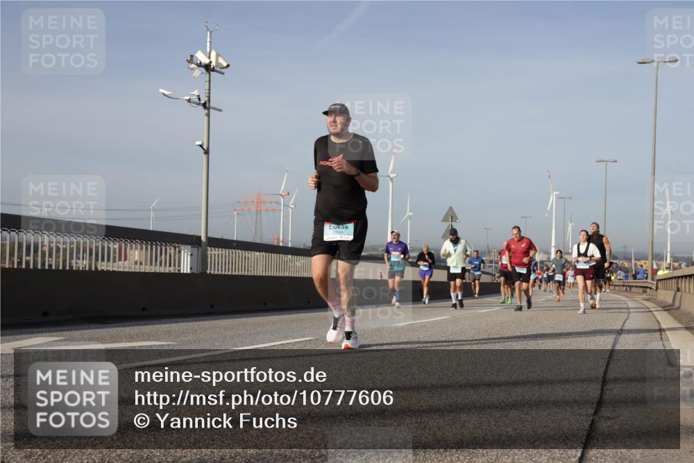 03.10.2026 - Köhlbrandbrückenlauf Yannick Fuchs http://msf.ph/oto/10777606 03.10.2026 09:44:10 Position 2 2504 meine-sportfotos.de