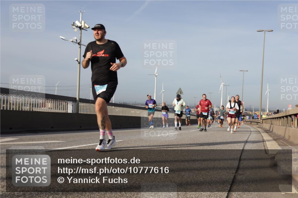 03.10.2026 - Köhlbrandbrückenlauf Yannick Fuchs http://msf.ph/oto/10777616 03.10.2026 09:44:10 Position 2  meine-sportfotos.de