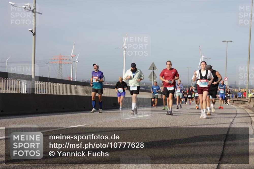 03.10.2026 - Köhlbrandbrückenlauf Yannick Fuchs http://msf.ph/oto/10777628 03.10.2026 09:44:11 Position 2  meine-sportfotos.de