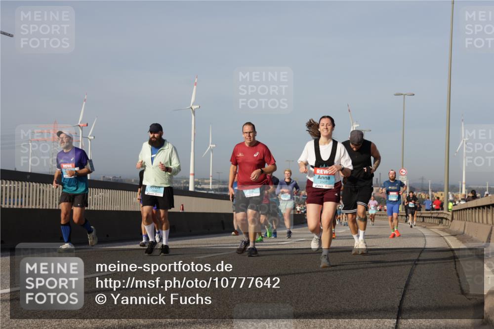03.10.2026 - Köhlbrandbrückenlauf Yannick Fuchs http://msf.ph/oto/10777642 03.10.2026 09:44:12 Position 2 1912, 2318, 2507 meine-sportfotos.de