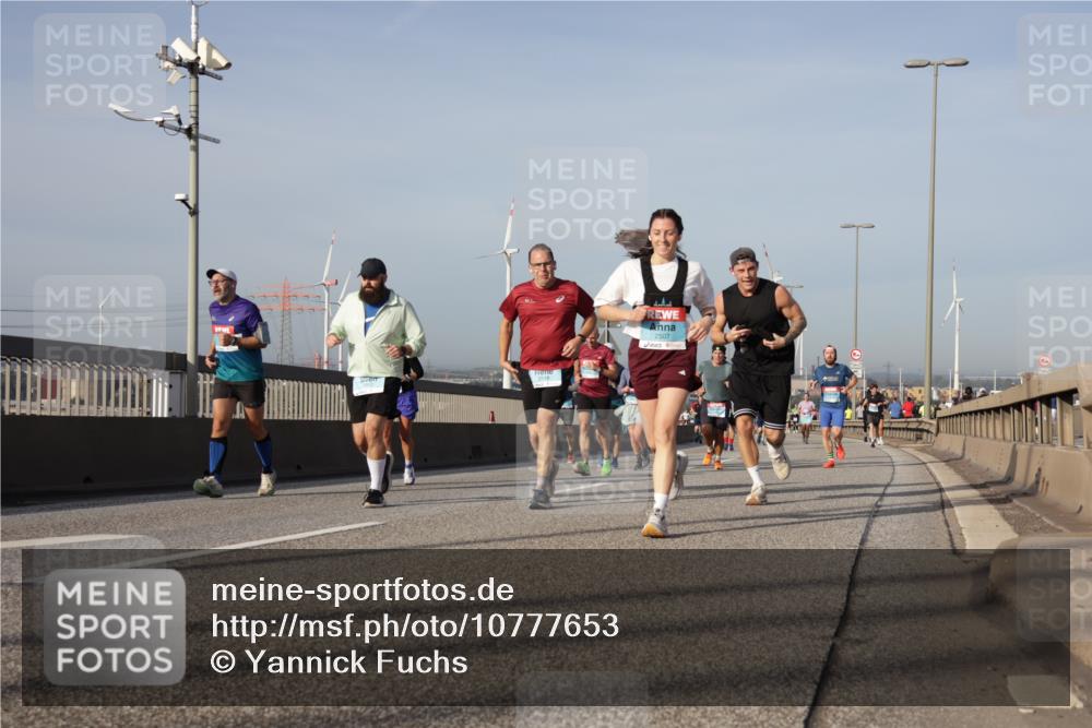 03.10.2026 - Köhlbrandbrückenlauf Yannick Fuchs http://msf.ph/oto/10777653 03.10.2026 09:44:13 Position 2 2507 meine-sportfotos.de