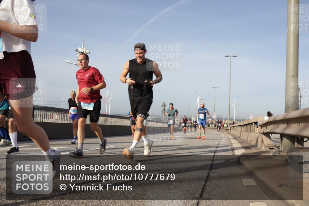 03.10.2026 - Köhlbrandbrückenlauf Yannick Fuchs http://msf.ph/oto/10777679 03.10.2026 09:44:15 Position 2 2318 meine-sportfotos.de