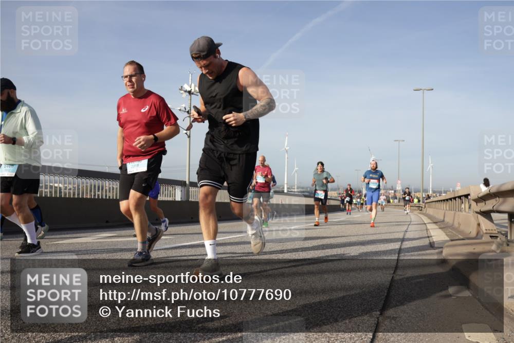 03.10.2026 - Köhlbrandbrückenlauf Yannick Fuchs http://msf.ph/oto/10777690 03.10.2026 09:44:15 Position 2 2318 meine-sportfotos.de
