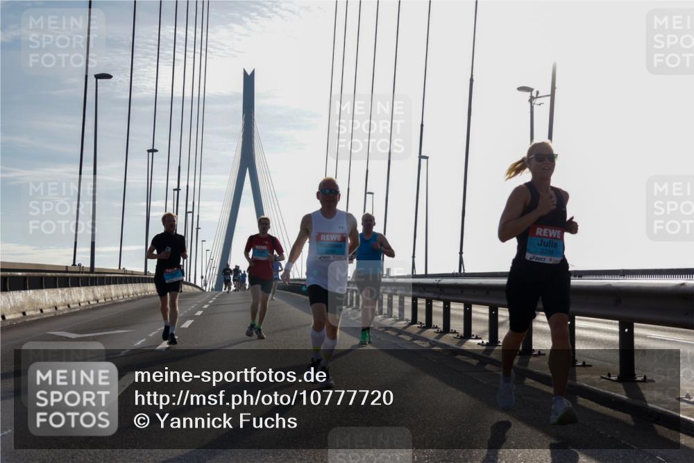 03.10.2026 - Köhlbrandbrückenlauf Yannick Fuchs http://msf.ph/oto/10777720 03.10.2026 09:21:43 Position 1 2195, 2339 meine-sportfotos.de