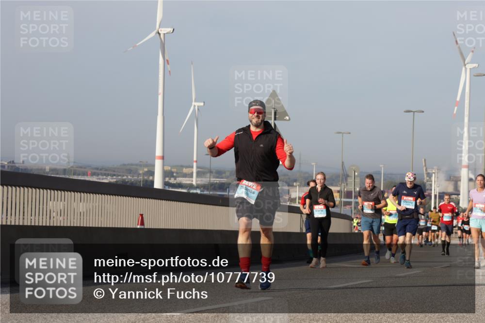 03.10.2026 - Köhlbrandbrückenlauf Yannick Fuchs http://msf.ph/oto/10777739 03.10.2026 09:44:19 Position 2  meine-sportfotos.de