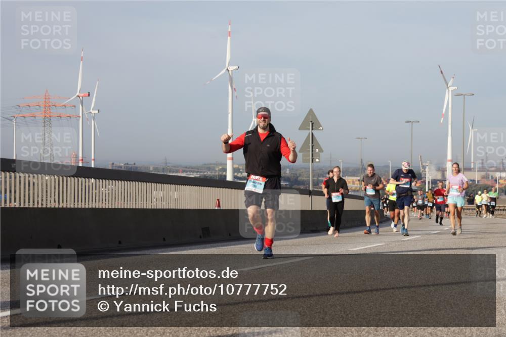 03.10.2026 - Köhlbrandbrückenlauf Yannick Fuchs http://msf.ph/oto/10777752 03.10.2026 09:44:20 Position 2  meine-sportfotos.de