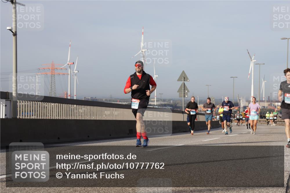 03.10.2026 - Köhlbrandbrückenlauf Yannick Fuchs http://msf.ph/oto/10777762 03.10.2026 09:44:20 Position 2 11 meine-sportfotos.de