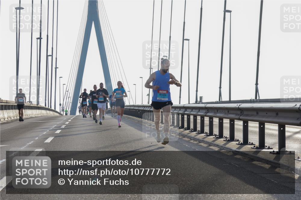 03.10.2026 - Köhlbrandbrückenlauf Yannick Fuchs http://msf.ph/oto/10777772 03.10.2026 09:21:49 Position 1 2149 meine-sportfotos.de
