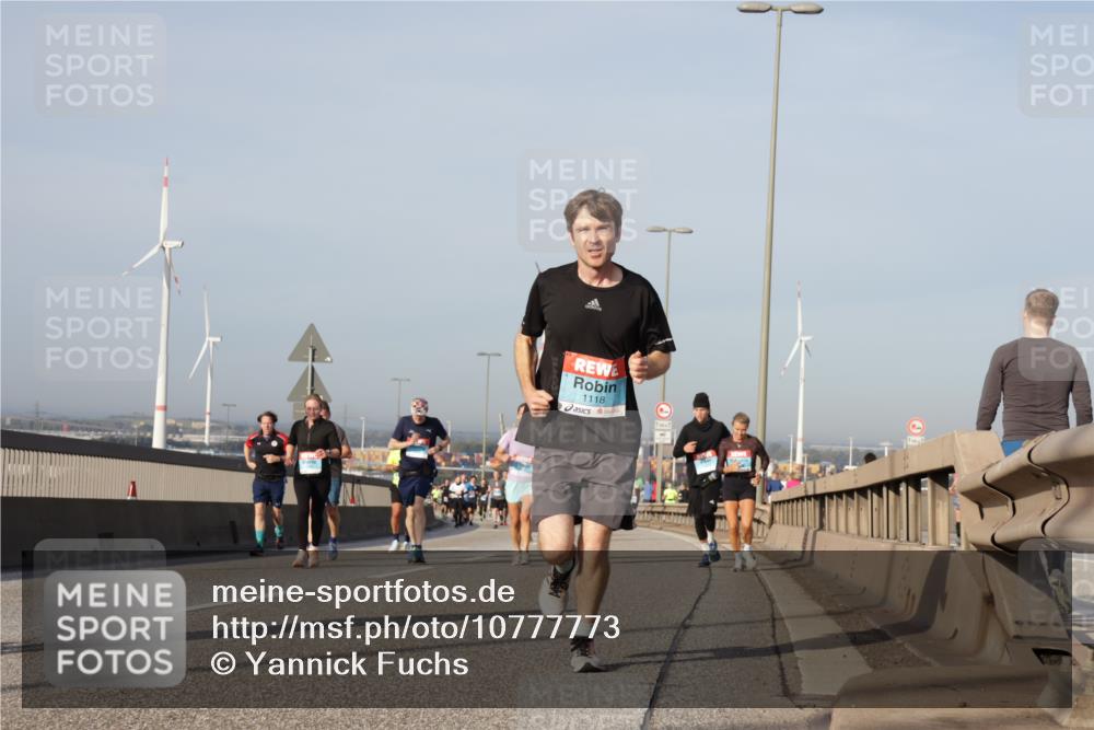 03.10.2026 - Köhlbrandbrückenlauf Yannick Fuchs http://msf.ph/oto/10777773 03.10.2026 09:44:22 Position 2 1118 meine-sportfotos.de