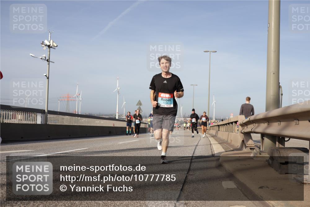 03.10.2026 - Köhlbrandbrückenlauf Yannick Fuchs http://msf.ph/oto/10777785 03.10.2026 09:44:22 Position 2  meine-sportfotos.de