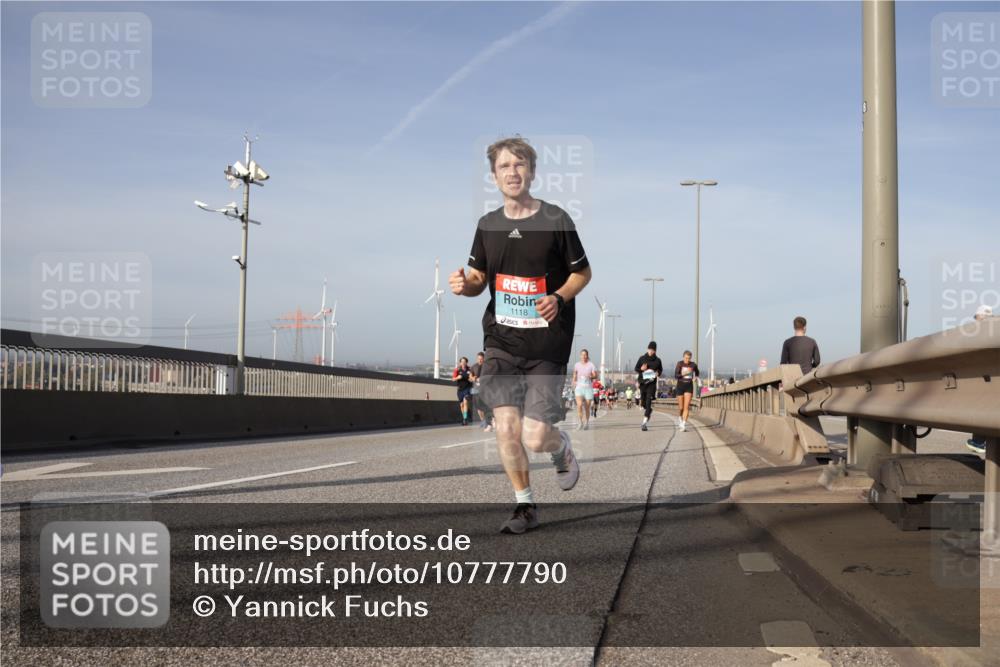 03.10.2026 - Köhlbrandbrückenlauf Yannick Fuchs http://msf.ph/oto/10777790 03.10.2026 09:44:23 Position 2 1118, 8 meine-sportfotos.de