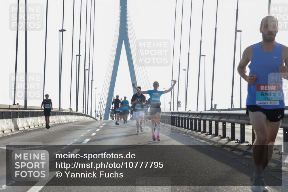 03.10.2026 - Köhlbrandbrückenlauf Yannick Fuchs http://msf.ph/oto/10777795 03.10.2026 09:21:52 Position 1 2149 meine-sportfotos.de