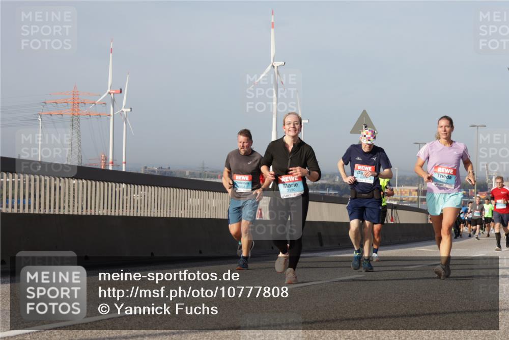 03.10.2026 - Köhlbrandbrückenlauf Yannick Fuchs http://msf.ph/oto/10777808 03.10.2026 09:44:25 Position 2 3033, 3130 meine-sportfotos.de