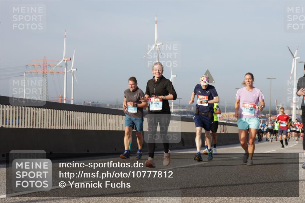 03.10.2026 - Köhlbrandbrückenlauf Yannick Fuchs http://msf.ph/oto/10777812 03.10.2026 09:44:25 Position 2 8130, 3033 meine-sportfotos.de