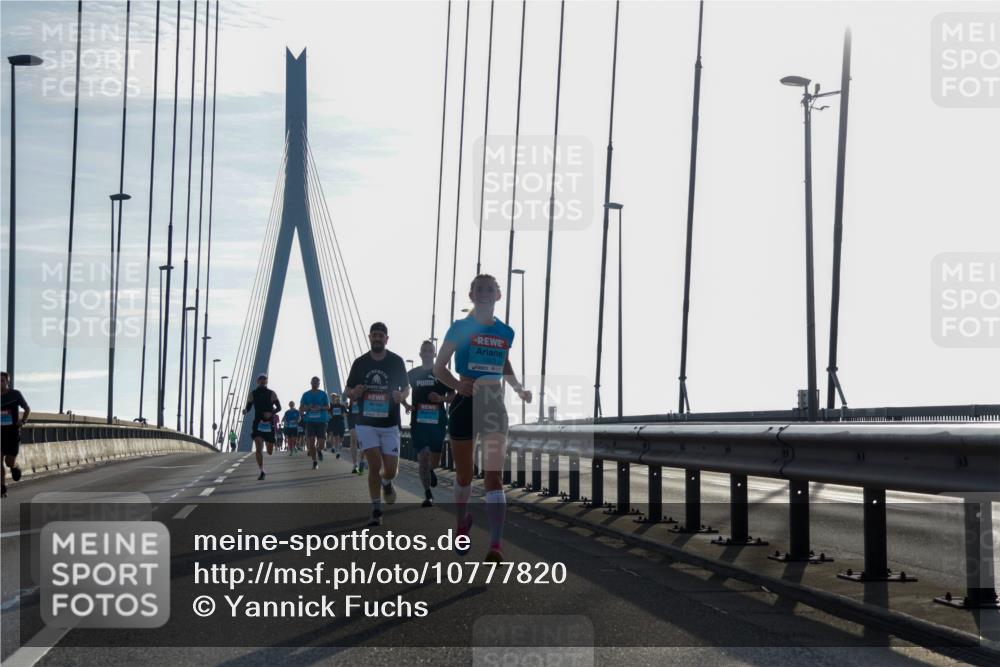 03.10.2026 - Köhlbrandbrückenlauf Yannick Fuchs http://msf.ph/oto/10777820 03.10.2026 09:21:54 Position 1 7 meine-sportfotos.de