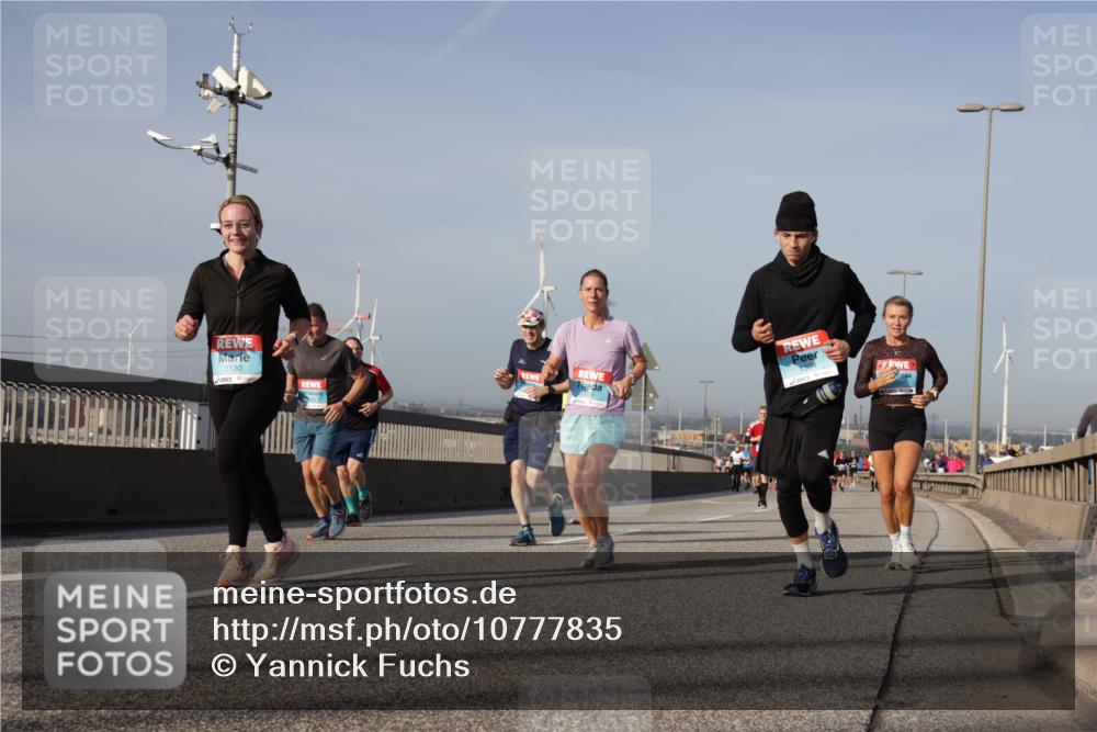 03.10.2026 - Köhlbrandbrückenlauf Yannick Fuchs http://msf.ph/oto/10777835 03.10.2026 09:44:26 Position 2 3130, 1304 meine-sportfotos.de