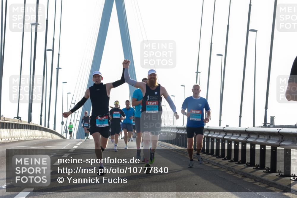 03.10.2026 - Köhlbrandbrückenlauf Yannick Fuchs http://msf.ph/oto/10777840 03.10.2026 09:21:57 Position 1 2126, 1392, 1712 meine-sportfotos.de