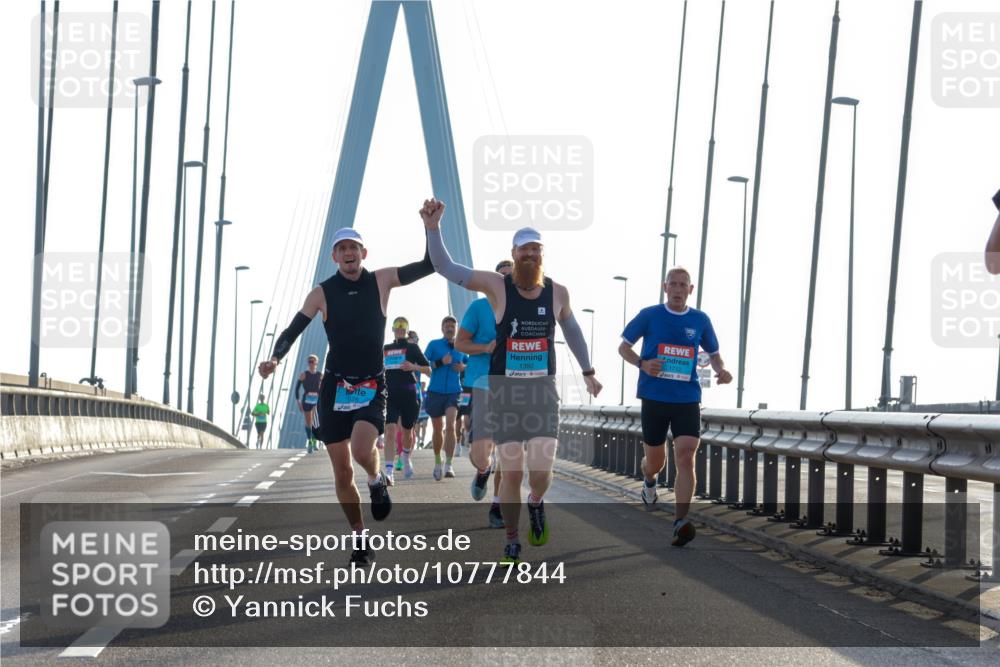 03.10.2026 - Köhlbrandbrückenlauf Yannick Fuchs http://msf.ph/oto/10777844 03.10.2026 09:21:57 Position 1 1392, 1712 meine-sportfotos.de