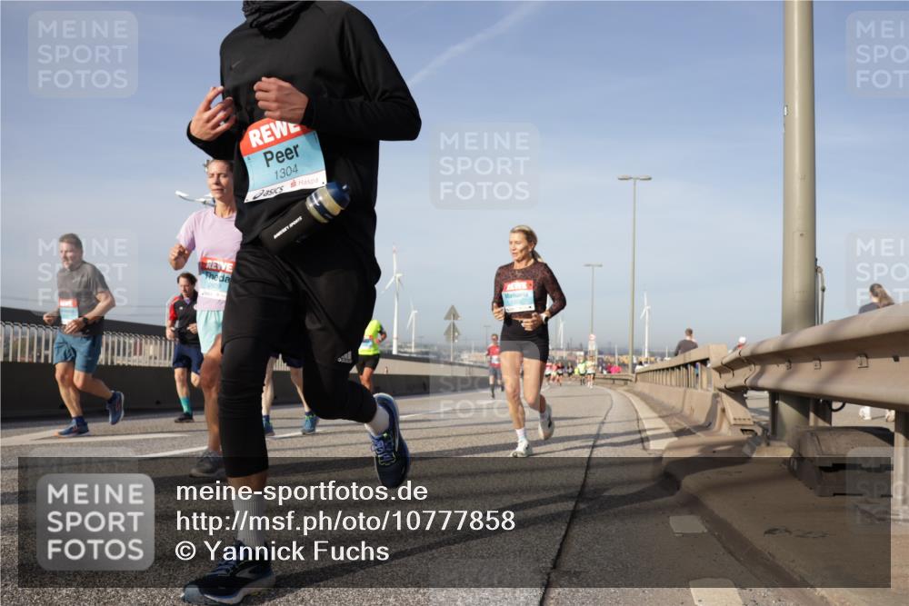 03.10.2026 - Köhlbrandbrückenlauf Yannick Fuchs http://msf.ph/oto/10777858 03.10.2026 09:44:28 Position 2 2609, 1304 meine-sportfotos.de