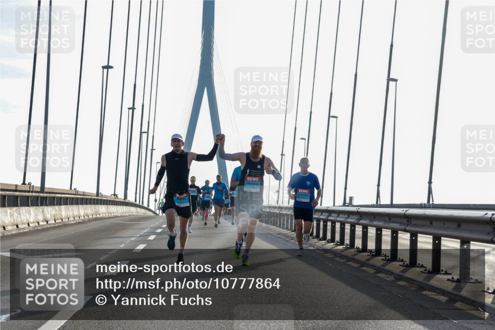 03.10.2026 - Köhlbrandbrückenlauf Yannick Fuchs http://msf.ph/oto/10777864 03.10.2026 09:21:58 Position 1 1712 meine-sportfotos.de