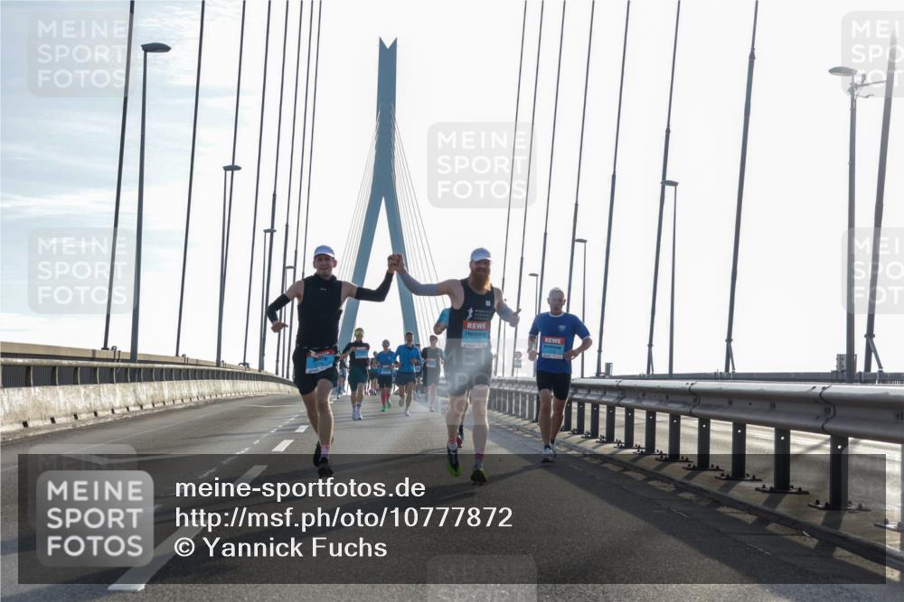 03.10.2026 - Köhlbrandbrückenlauf Yannick Fuchs http://msf.ph/oto/10777872 03.10.2026 09:21:58 Position 1  meine-sportfotos.de