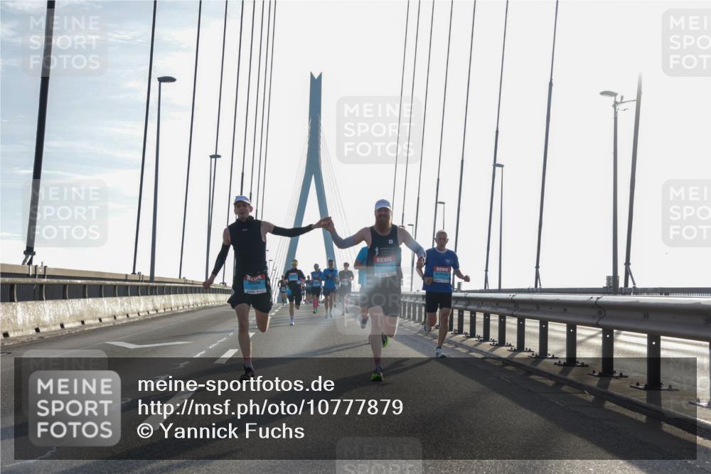 03.10.2026 - Köhlbrandbrückenlauf Yannick Fuchs http://msf.ph/oto/10777879 03.10.2026 09:21:59 Position 1 1392, 2126 meine-sportfotos.de