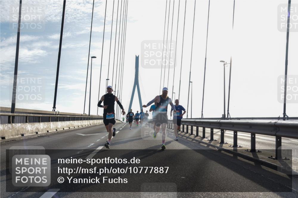 03.10.2026 - Köhlbrandbrückenlauf Yannick Fuchs http://msf.ph/oto/10777887 03.10.2026 09:21:59 Position 1  meine-sportfotos.de